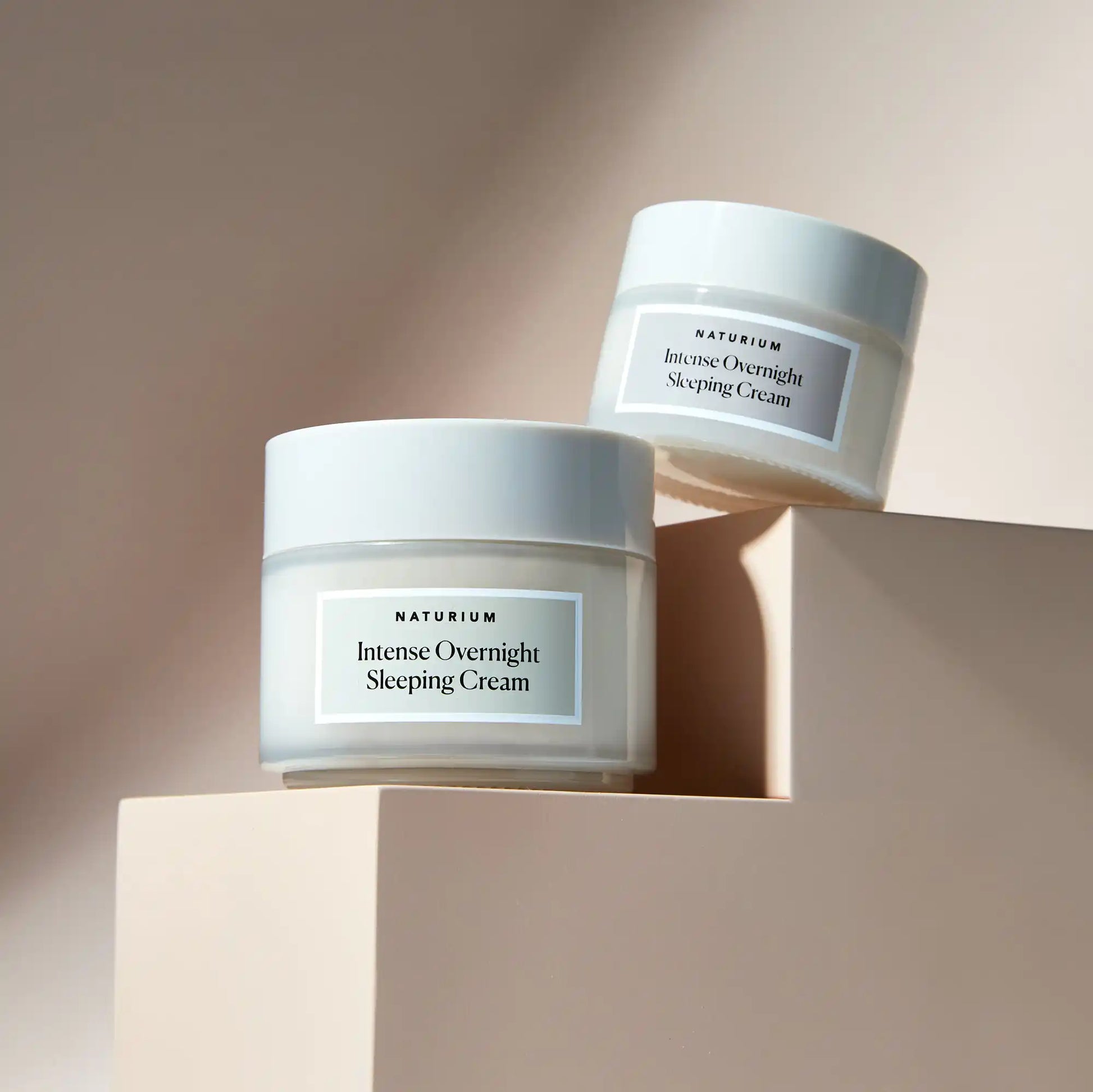 intense-overnight-sleeping-cream-jumbo-g2 11_18_2021_Naturium0552-crop.webp