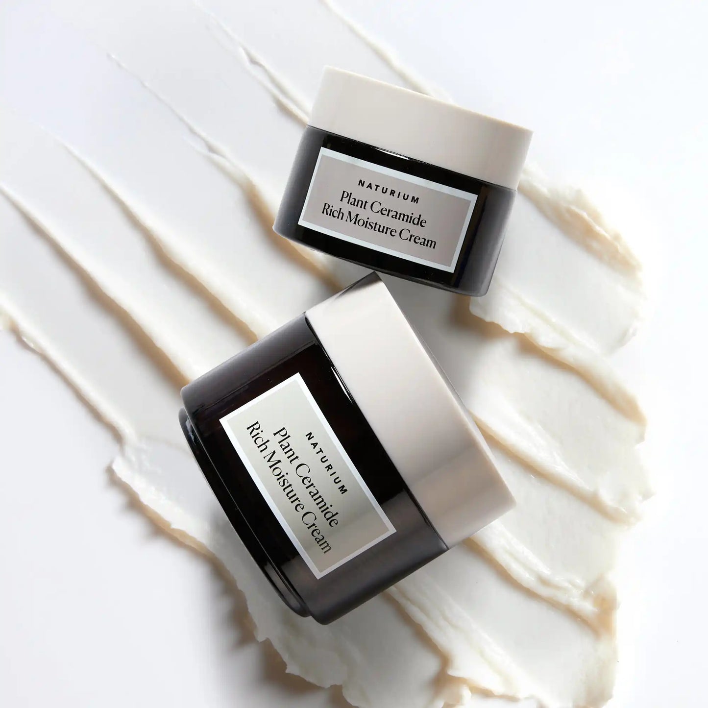 plant-ceramide-rich-moisture-cream-jumbo-y2 11_18_2021_Naturium0575-crop.webp