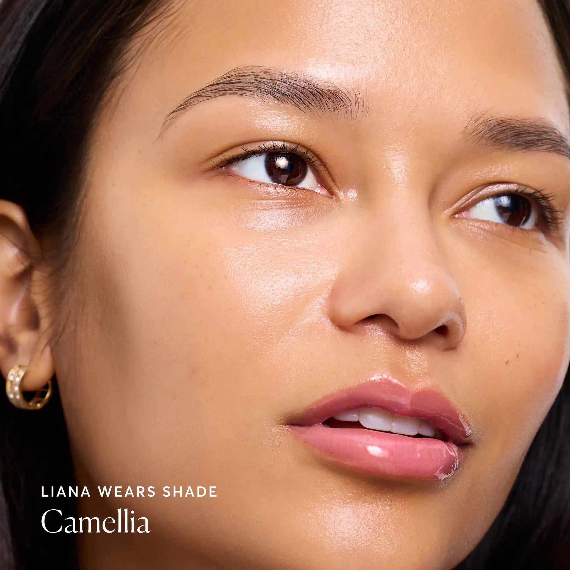 phyto-glow-lip-balm-camellia-h0 NATR-60075-Alt-Images-Phyto-Glow-Lip-Balm-Camellia-04.webp